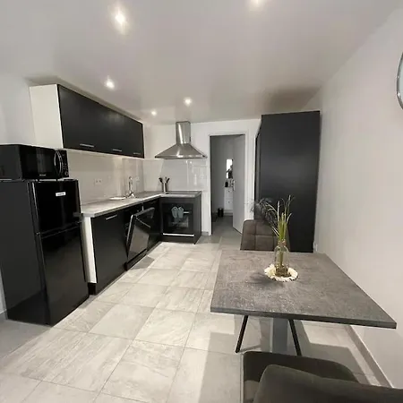 Grand Au Rdc Dans Residence, Clim, Terrasse Апартаменты *