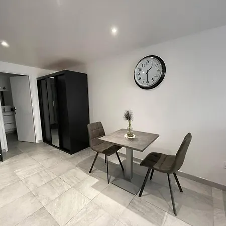 Grand Au Rdc Dans Residence, Clim, Terrasse Apartment *