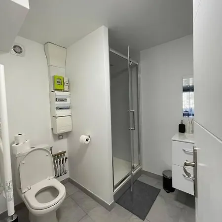 Grand Au Rdc Dans Residence, Clim, Terrasse Apartment